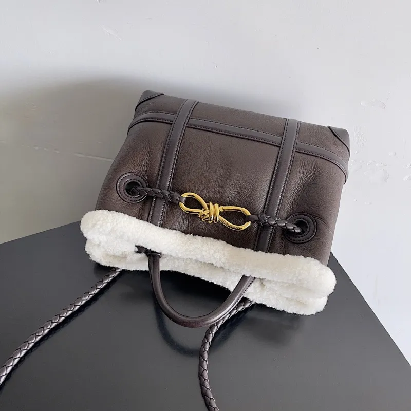 All categories 💚 Authentic bags 💚 BV 2025 new BV crossbody bag